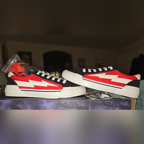 💥NIB REVENGE X STORM VOL.2 MENS SIZE 9 RED & BLACK - Picture 3 of 3